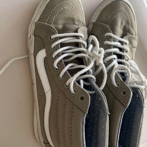 Vans SK8 Hi with zipper